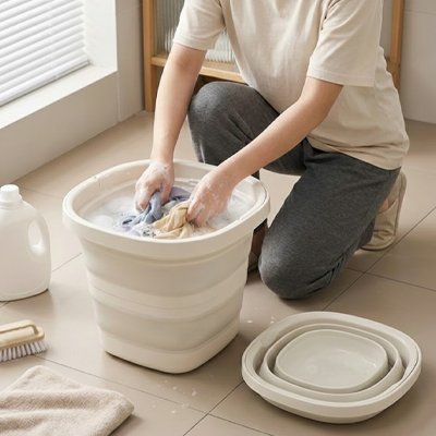 Seau pliable pratique pour lavage vêtements