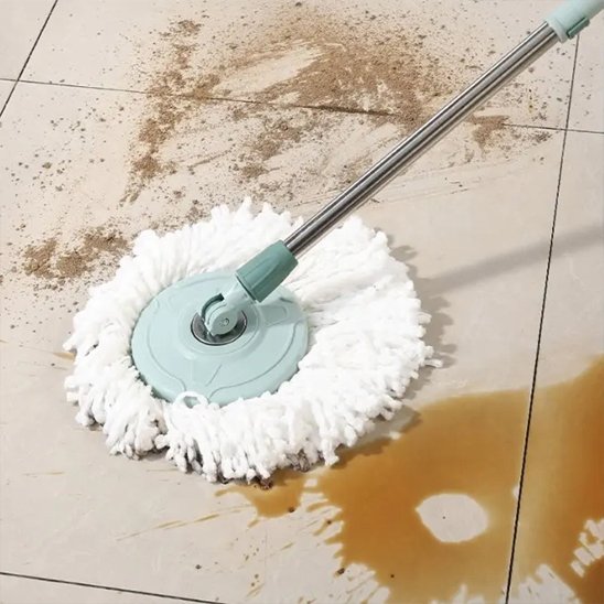 balai serpillère​ CleanPro efficace pour nettoyage sols poussière liquide