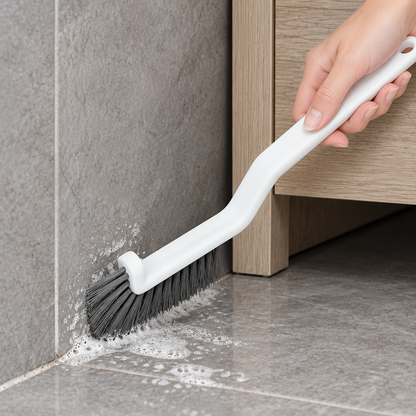 Brosse nettoyage Ergoclean nettoyant un coin difficile d’accès
