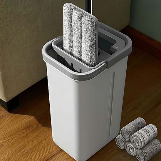 Serpillere avec seau et cinq vadrouille